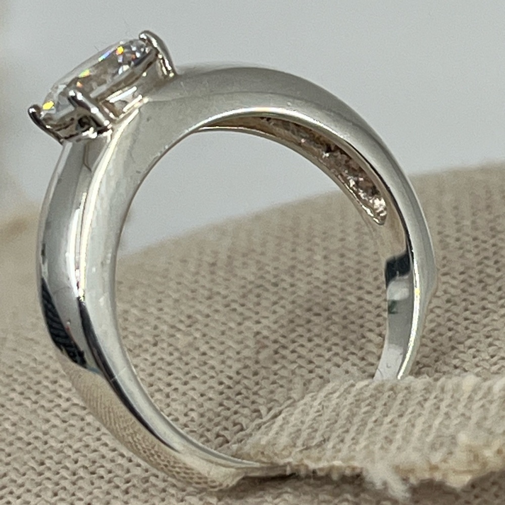 💎 Vintage 925 Sterling Silver Solitaire CZ Ring Size 7 - Picture 4 of 17